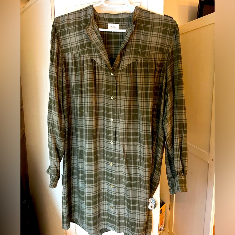 Plaid tunic dress. Wilfred Free brand. Size small. 100 % viscose